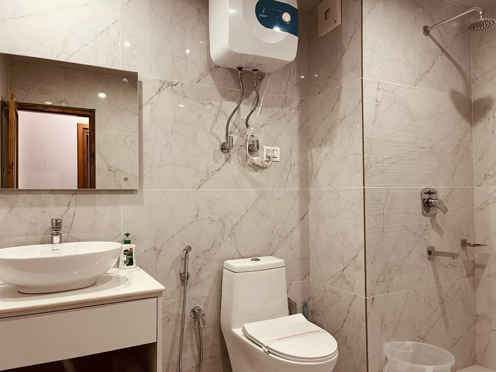 Room 101, photo 7 of 10