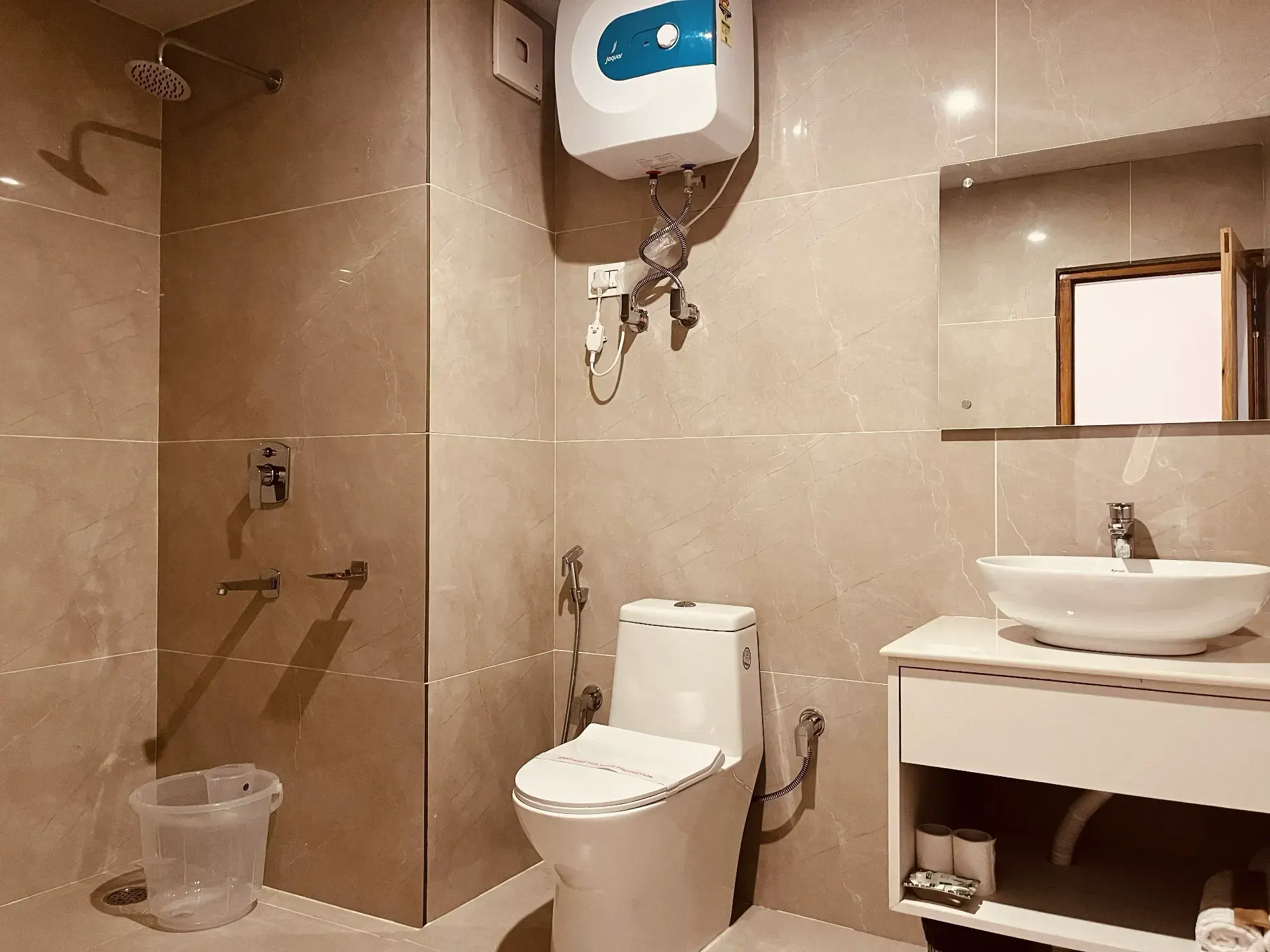 Room 102, photo 1 of 6