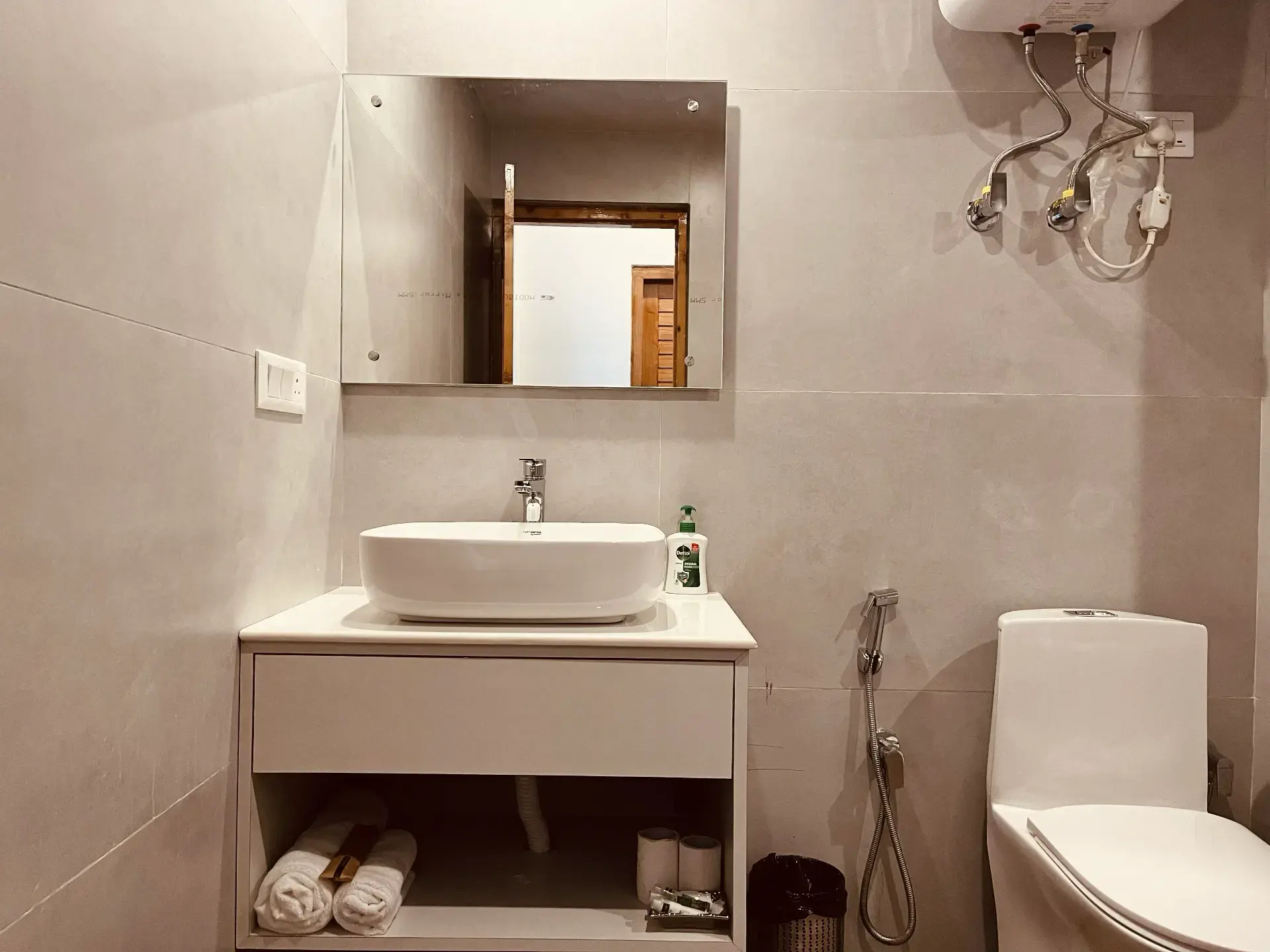 Room 201, photo 1 of 7